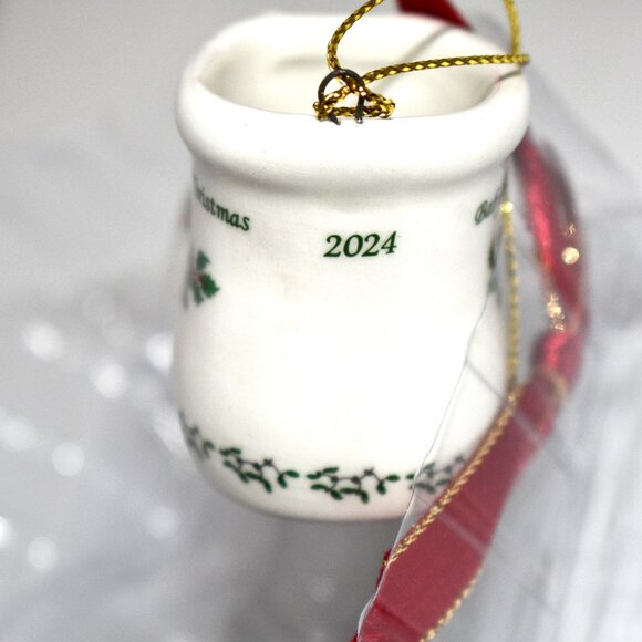 Spode Christmas Tree Babys First Bootie Ornament, Keepsake Ornament, NWT - Picture 3 of 6